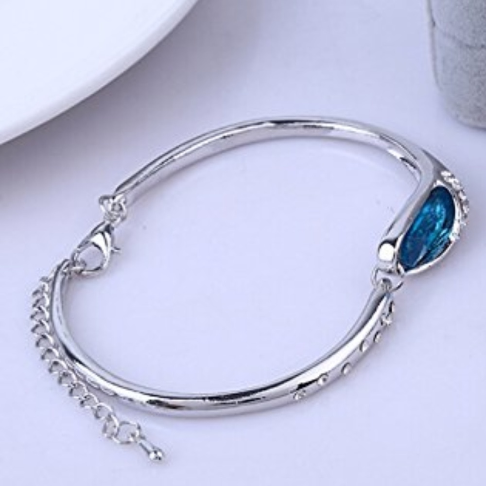 Jewelry Set/Bracelet/Necklace - Picture 4 of 4